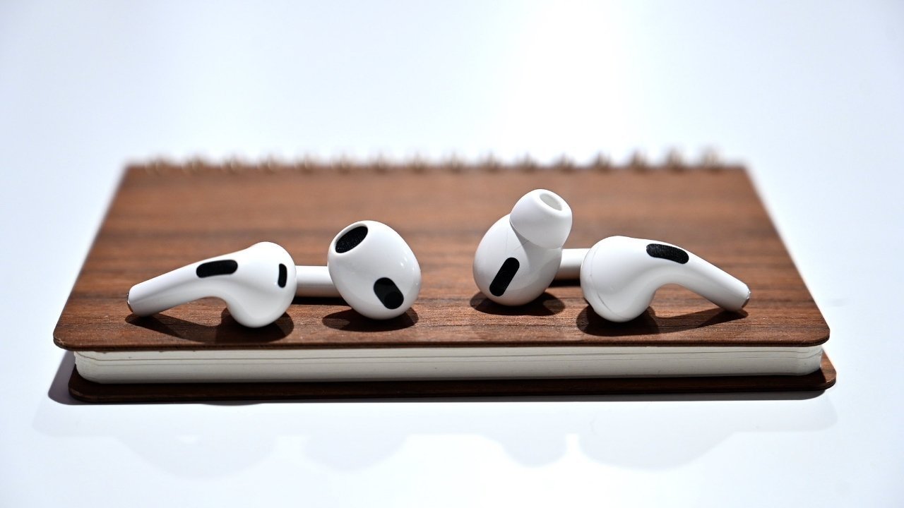 Kamera-AirPods i 2026, lettere AirPods Max i 2027