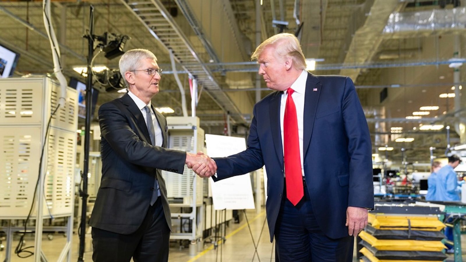 Trump lover Apple bygger planter i USA for 500 mia.