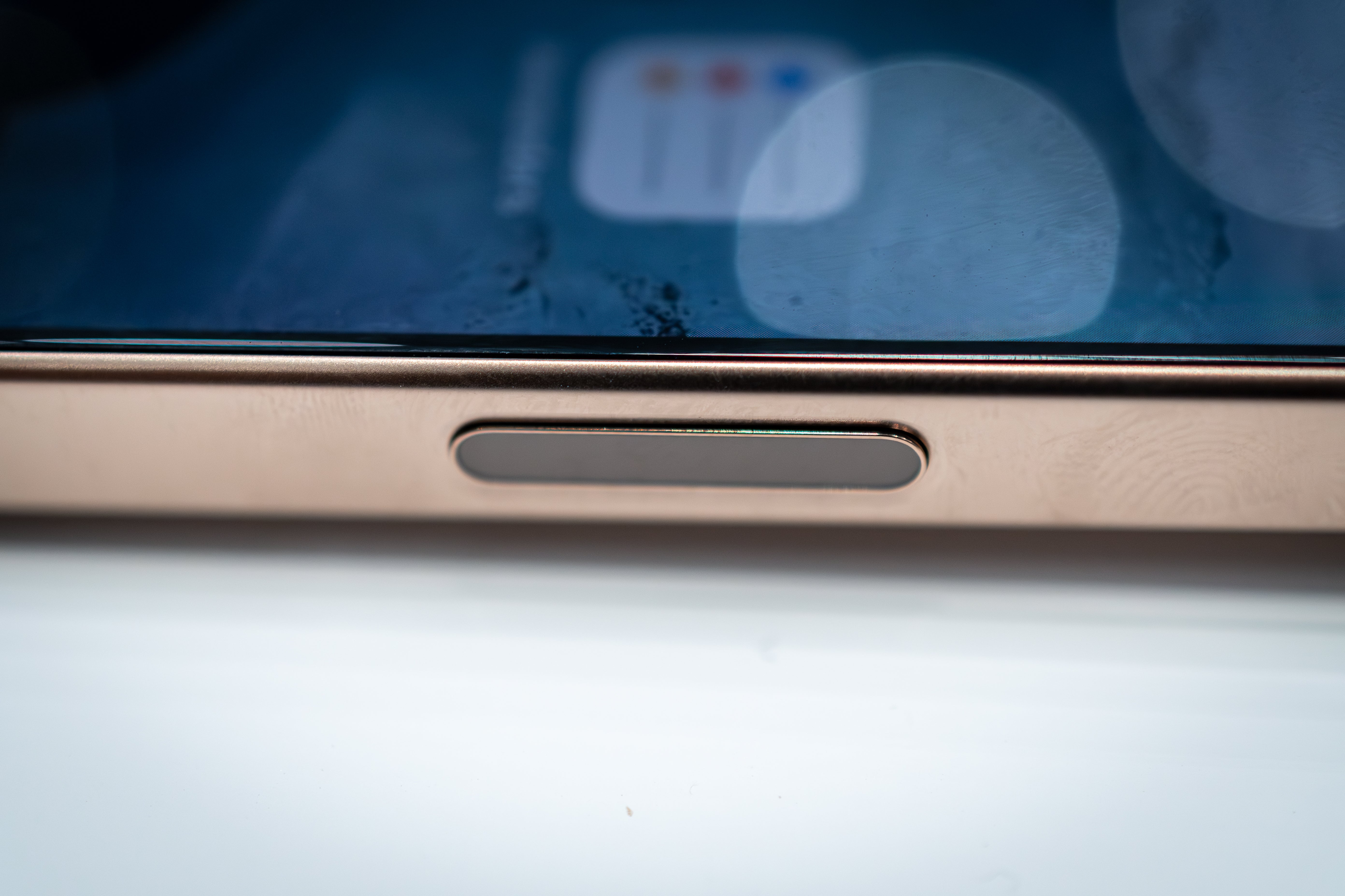 Apple lancerer buet glas-iPhone i 2027
