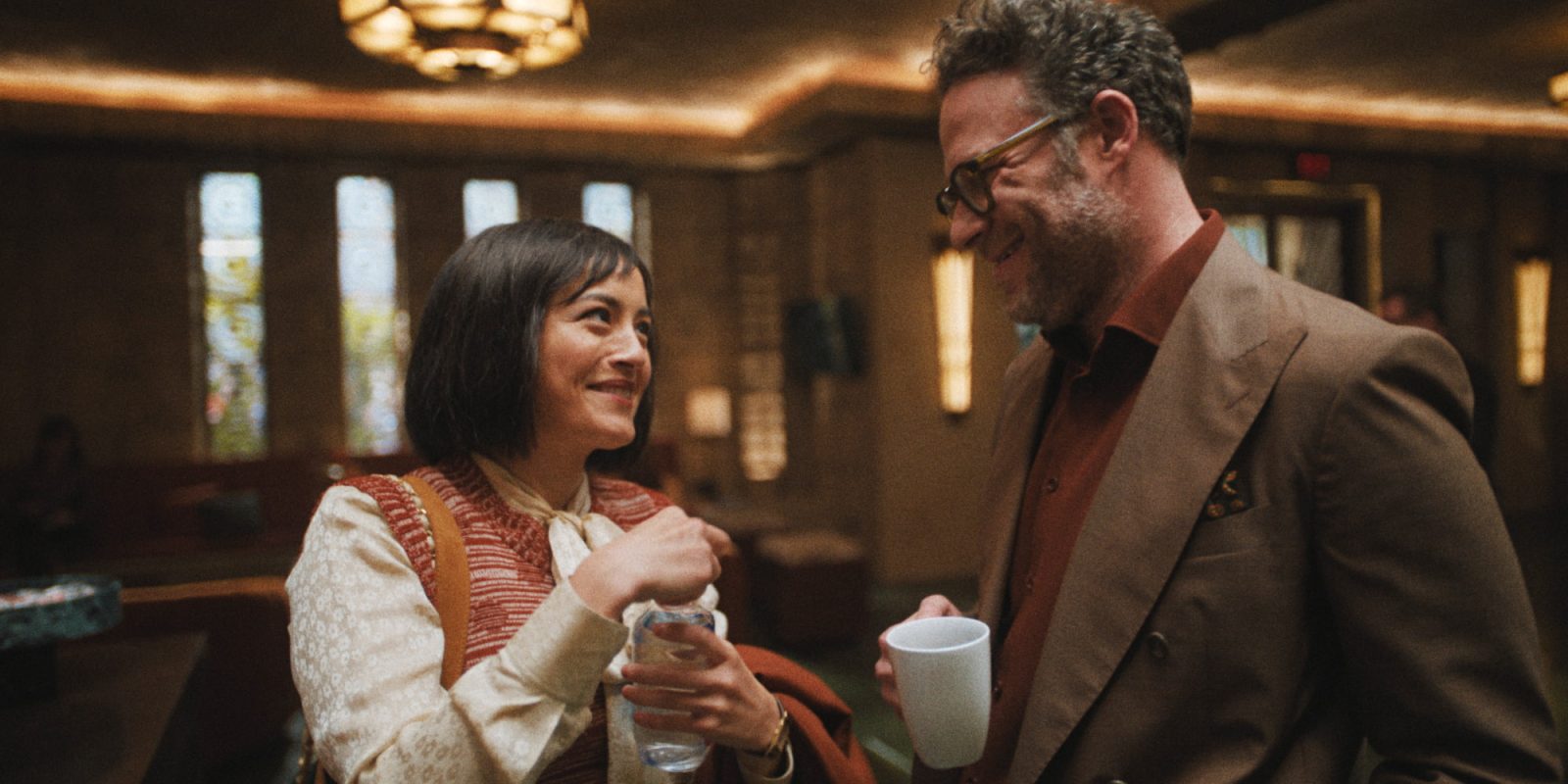 Apples mareridt: Chokerende cameo ryster 'The Studio'!